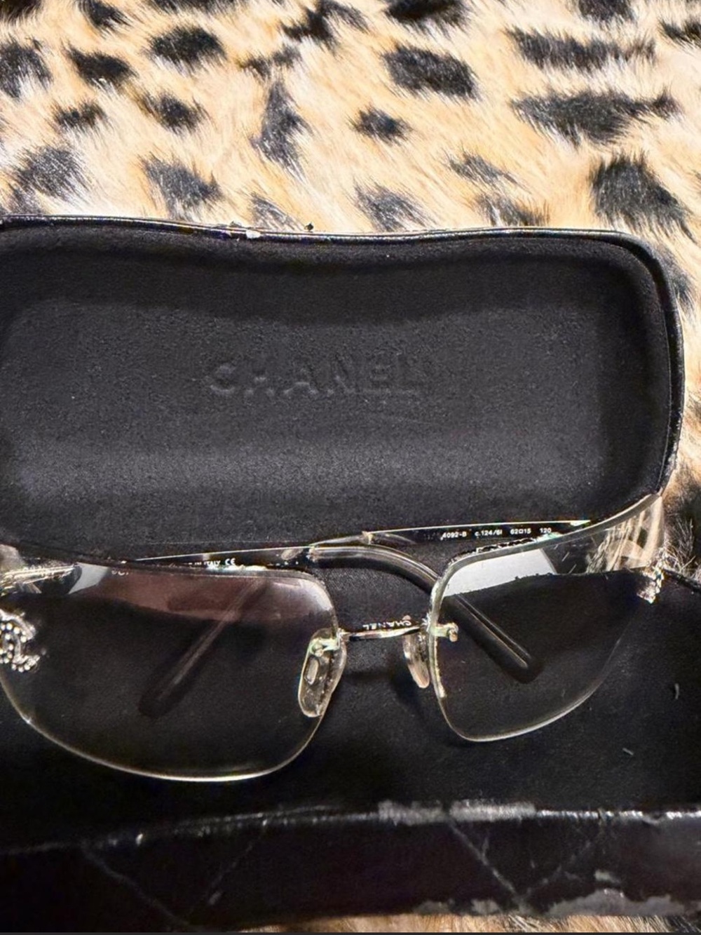 CHANEL Clear Rimless Sunglasses with Crystal CC Accent - Picture 4 of 8